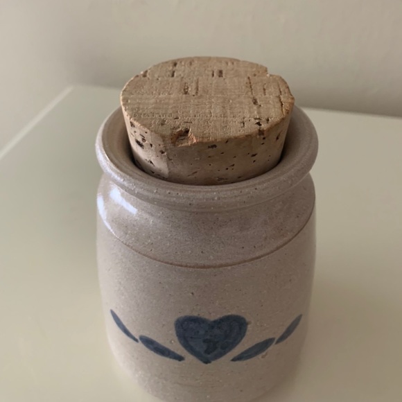 LOVELY VASE WITH CORK LID - Picture 2 of 4